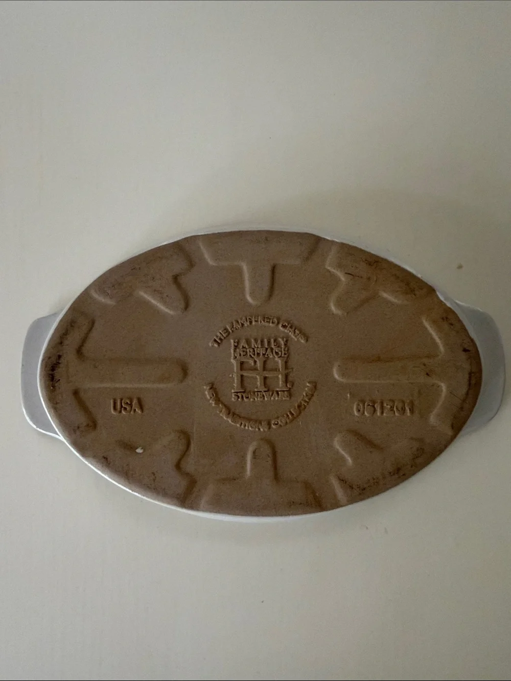 The Pampered Chef Stoneware Family Heritage Collection 9” Oval Baking Dish